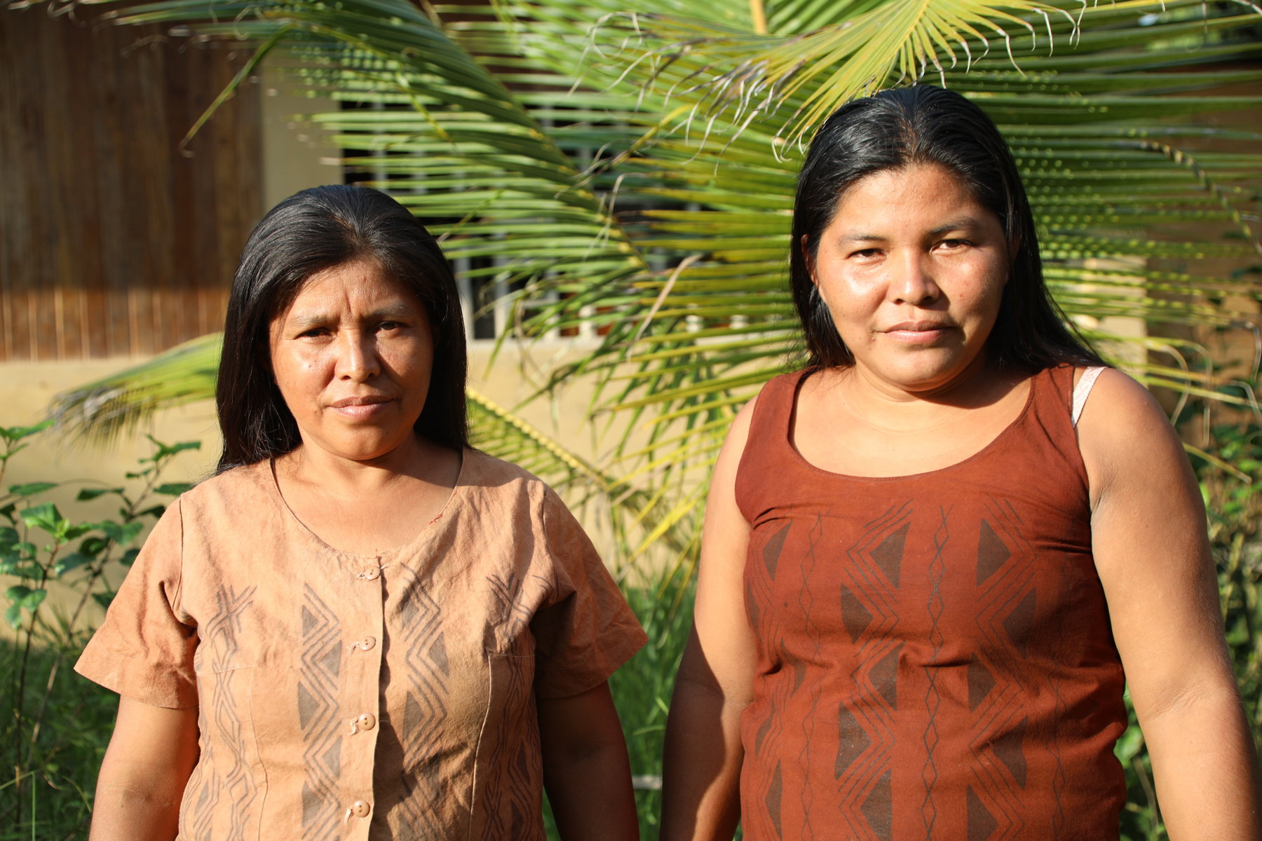 Yamino women wearing traditional Cacataibo clothes.
