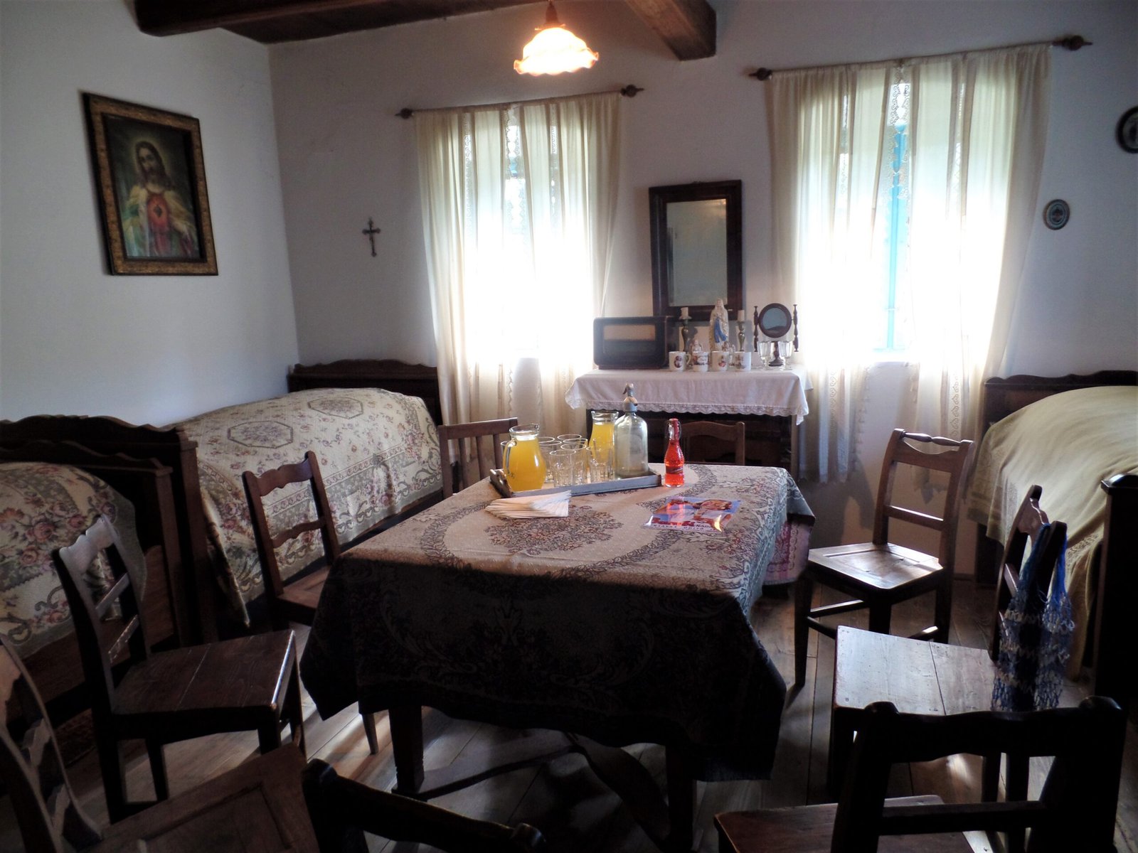 A room is set up to look like a 1950s home.