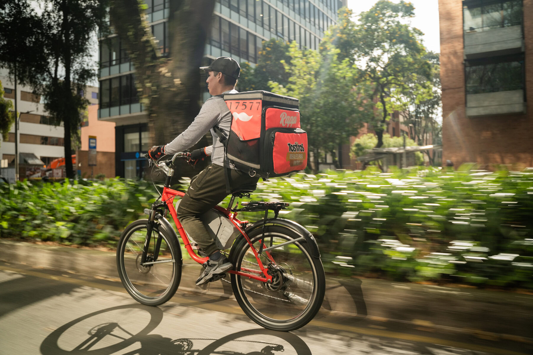 In the long run, e-bikes are cheaper than motorbikes. With financing help from start-ups like Guajira, many immigrant workers are making the switch. O